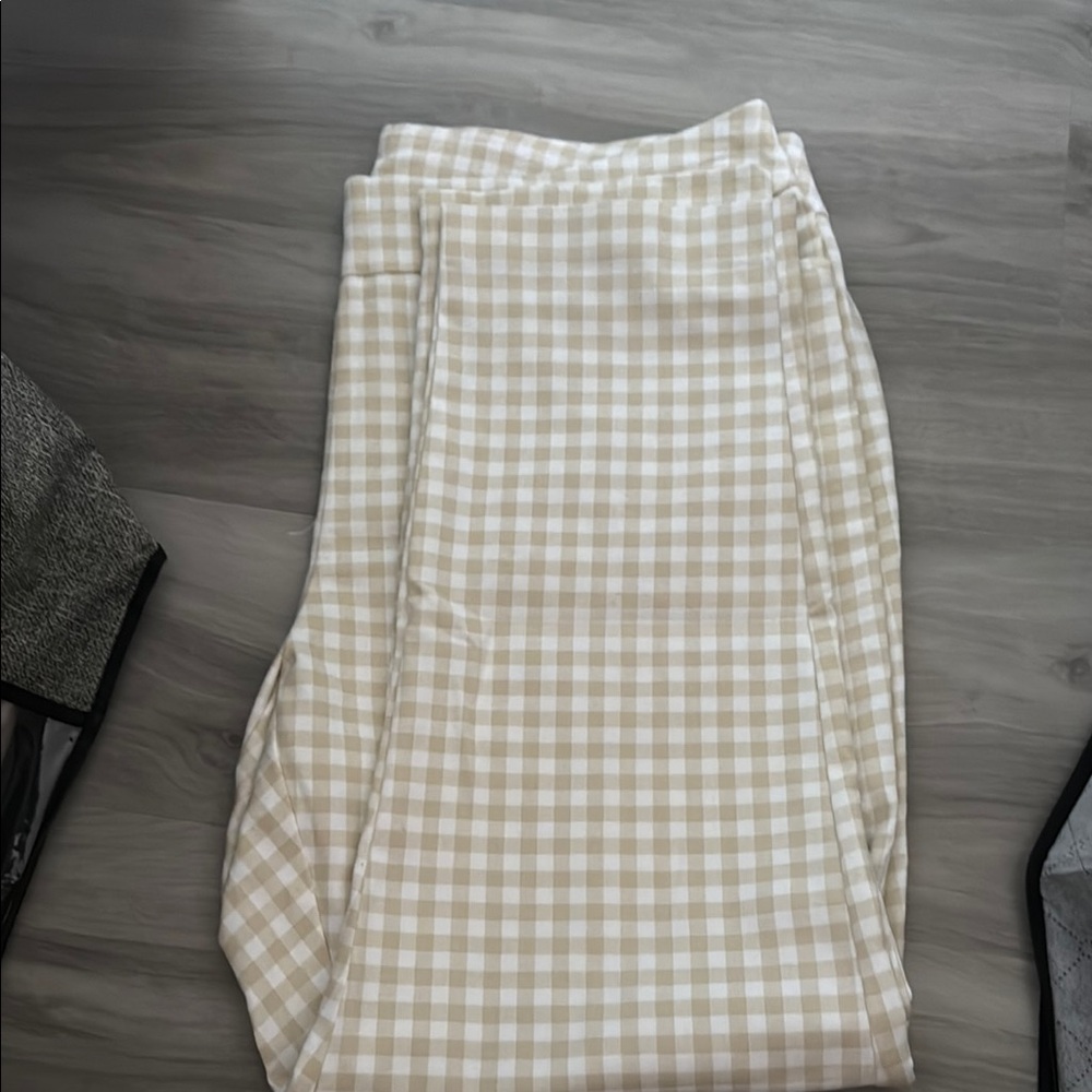 Croft & Barrow Tan and White Midi Pencil Skirt
New no tags